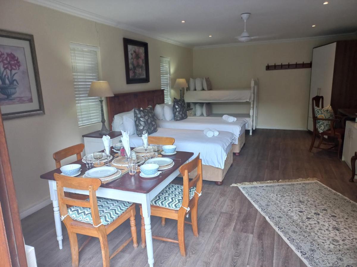 Woodleigh Guest Lodge East London Buitenkant foto