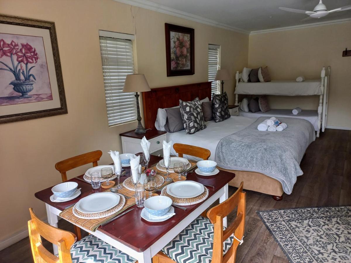 Woodleigh Guest Lodge East London Buitenkant foto
